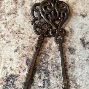 Vintage Style LARGE Ornate Skeleton Keys